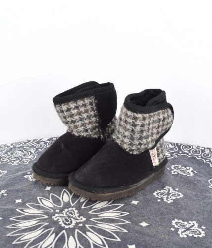 Harris Tweed x CLOSSHI boots for kids
