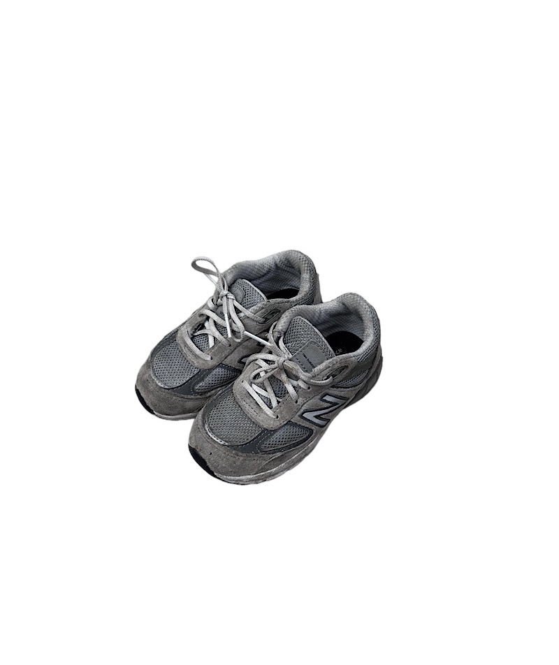 New balance shoes for kids (145mm)