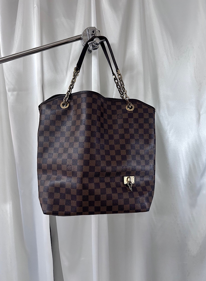 Louis Vuitton leather bag (made in Italy)