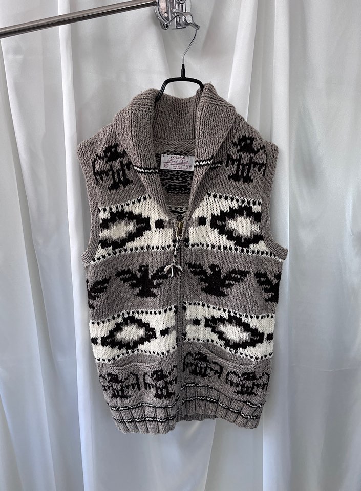 LOVE TAIL wool vest