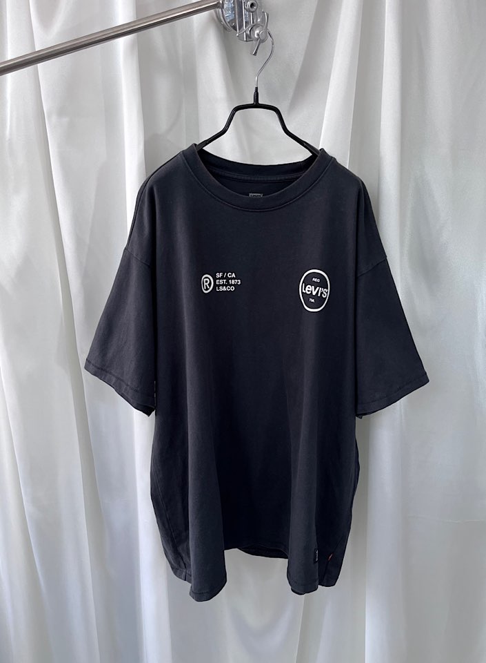 Levi`s 1/2 T-shirt (L)