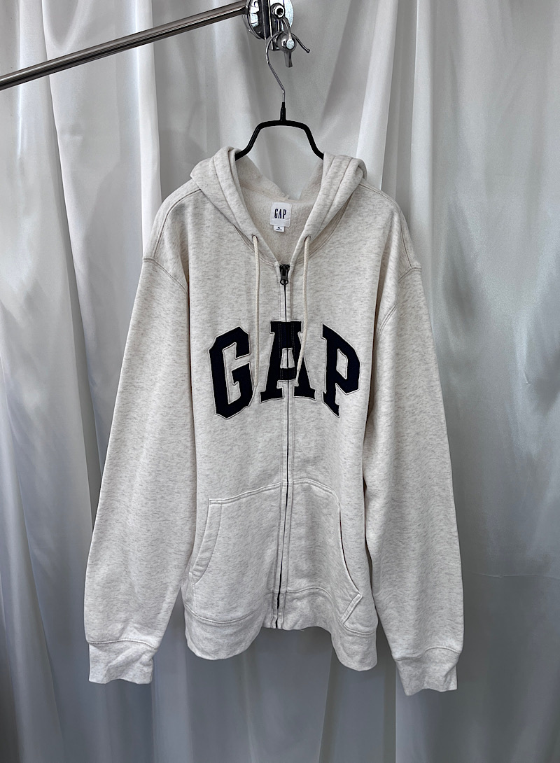 GAP zip-up hoodie (XL)