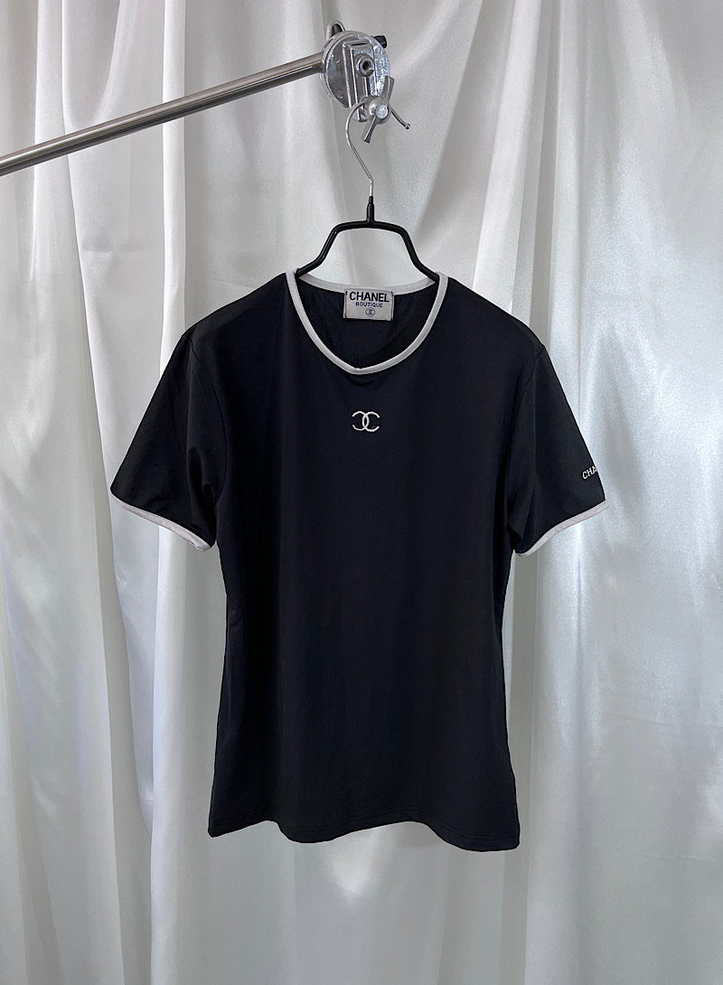 CHANEL 1/2 T-shirt (made in Italy)