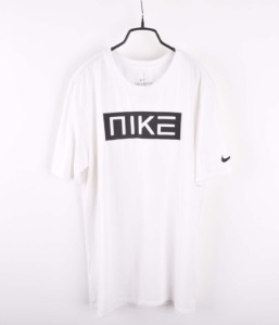 nike 1/2 T-shirt (L)