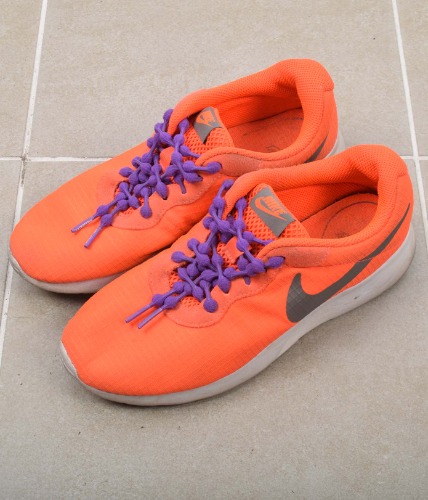 nike shoes (240mm)
