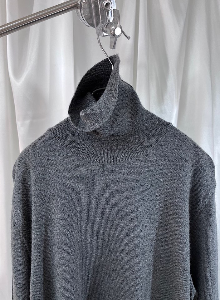 wool knit (made in Italy)