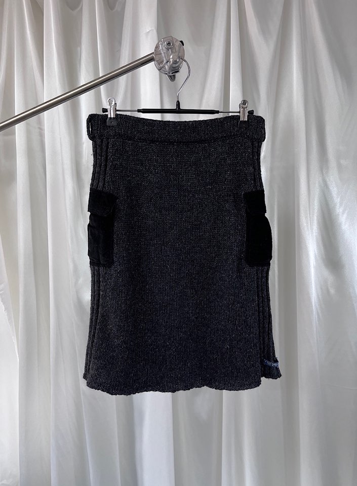 Raxy wool skirt (M)