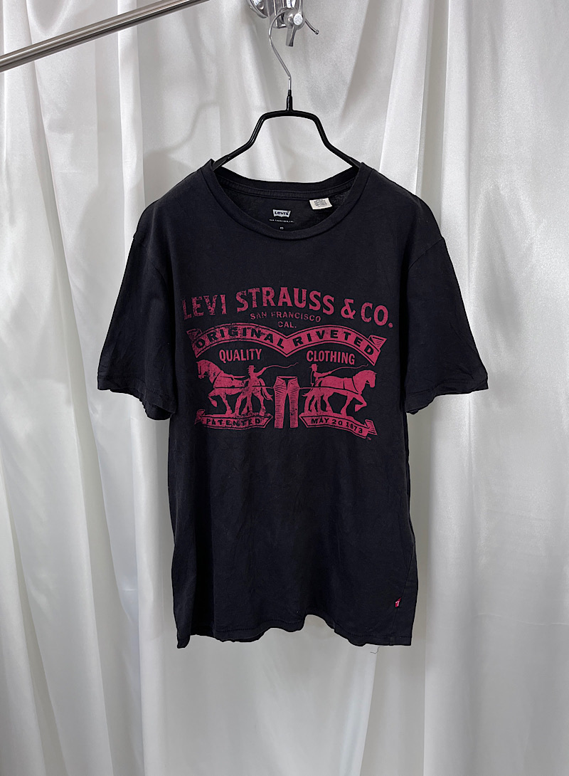 Levi&#039;s 1/2 T-shirt (XS)