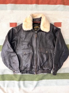 vintage leather jacket (m)